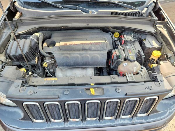 2017 JEEP RENEGADE Sport — Engine bay