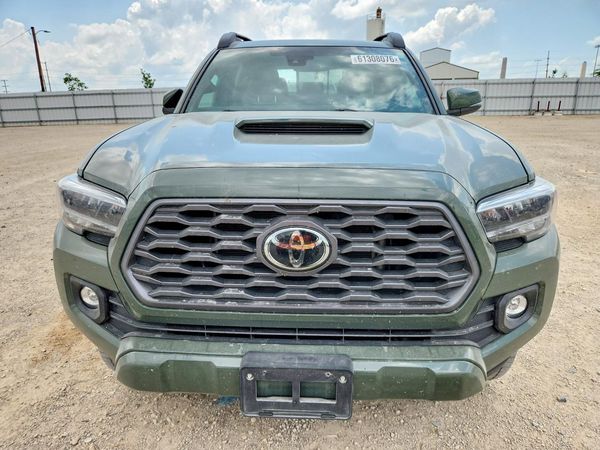 2022 TOYOTA TACOMA SR5