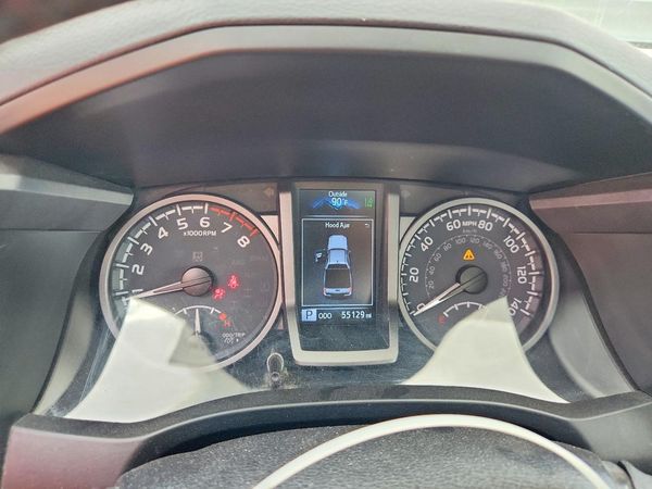 2022 TOYOTA TACOMA SR5