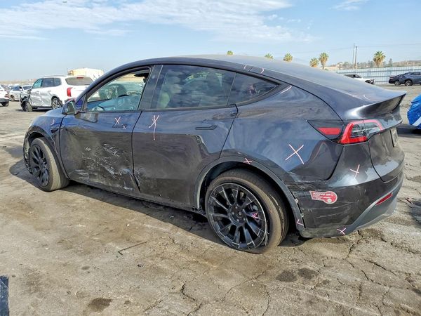 2024 TESLA MODEL Y
