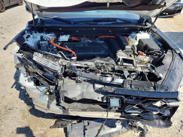 2025 HONDA CRV Sport Touring — Engine bay