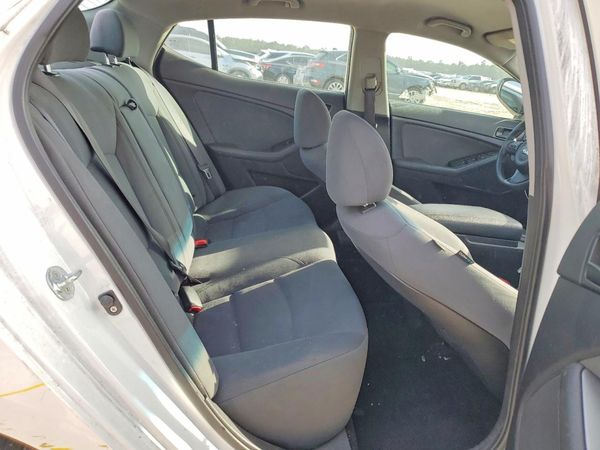 2015 KIA OPTIMA GL - Middle-low