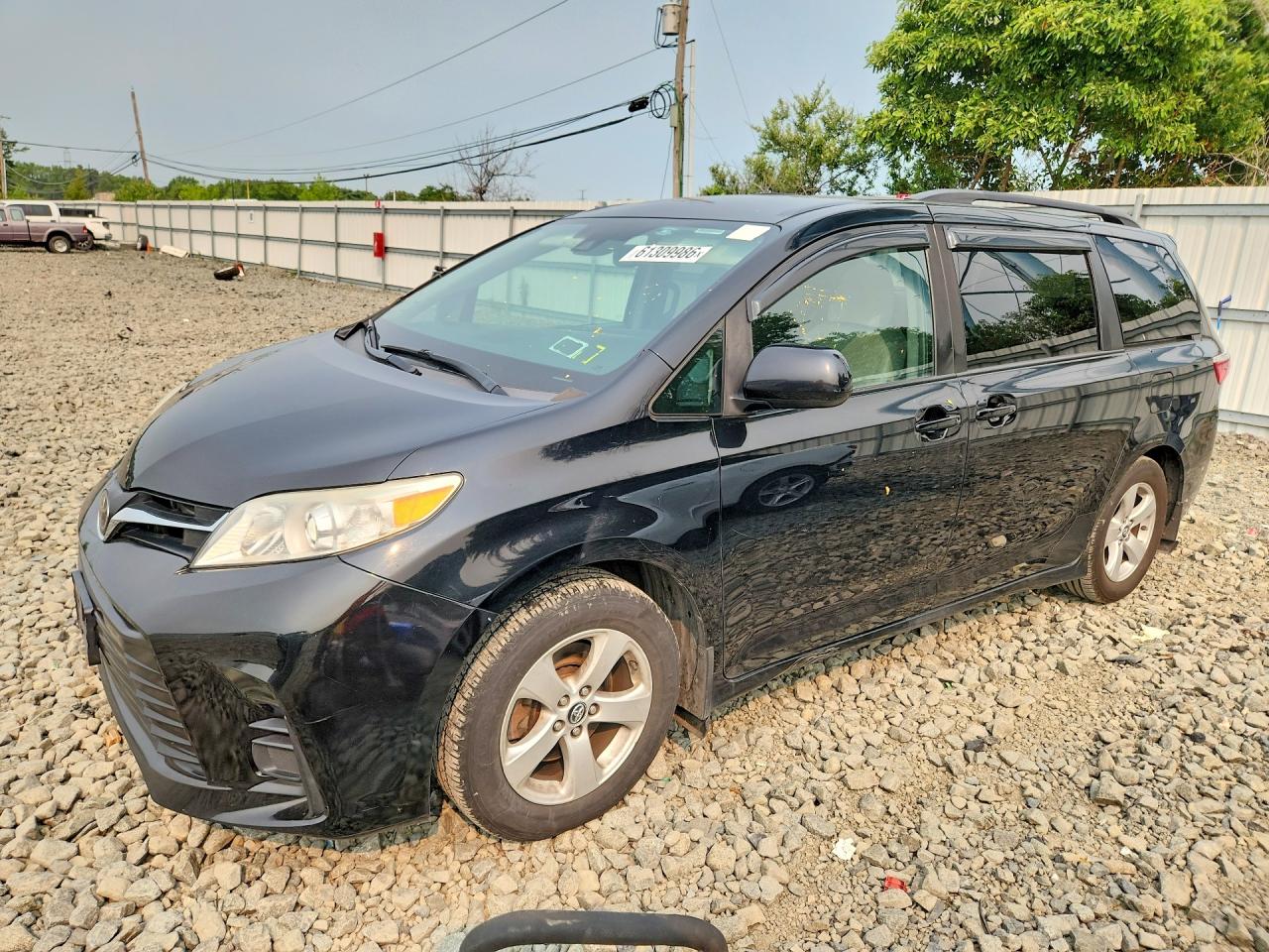 2019 TOYOTA SIENNA LE