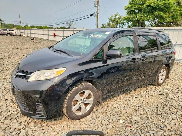 2019 TOYOTA SIENNA LE