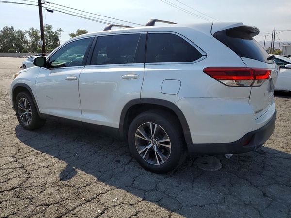 2019 TOYOTA HIGHLANDER LE