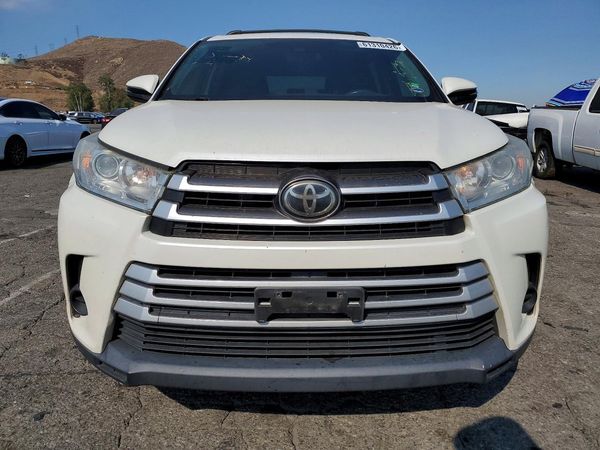 2019 TOYOTA HIGHLANDER LE