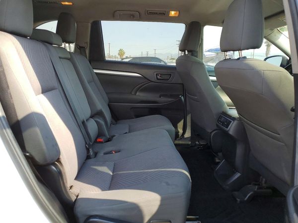 2019 TOYOTA HIGHLANDER LE