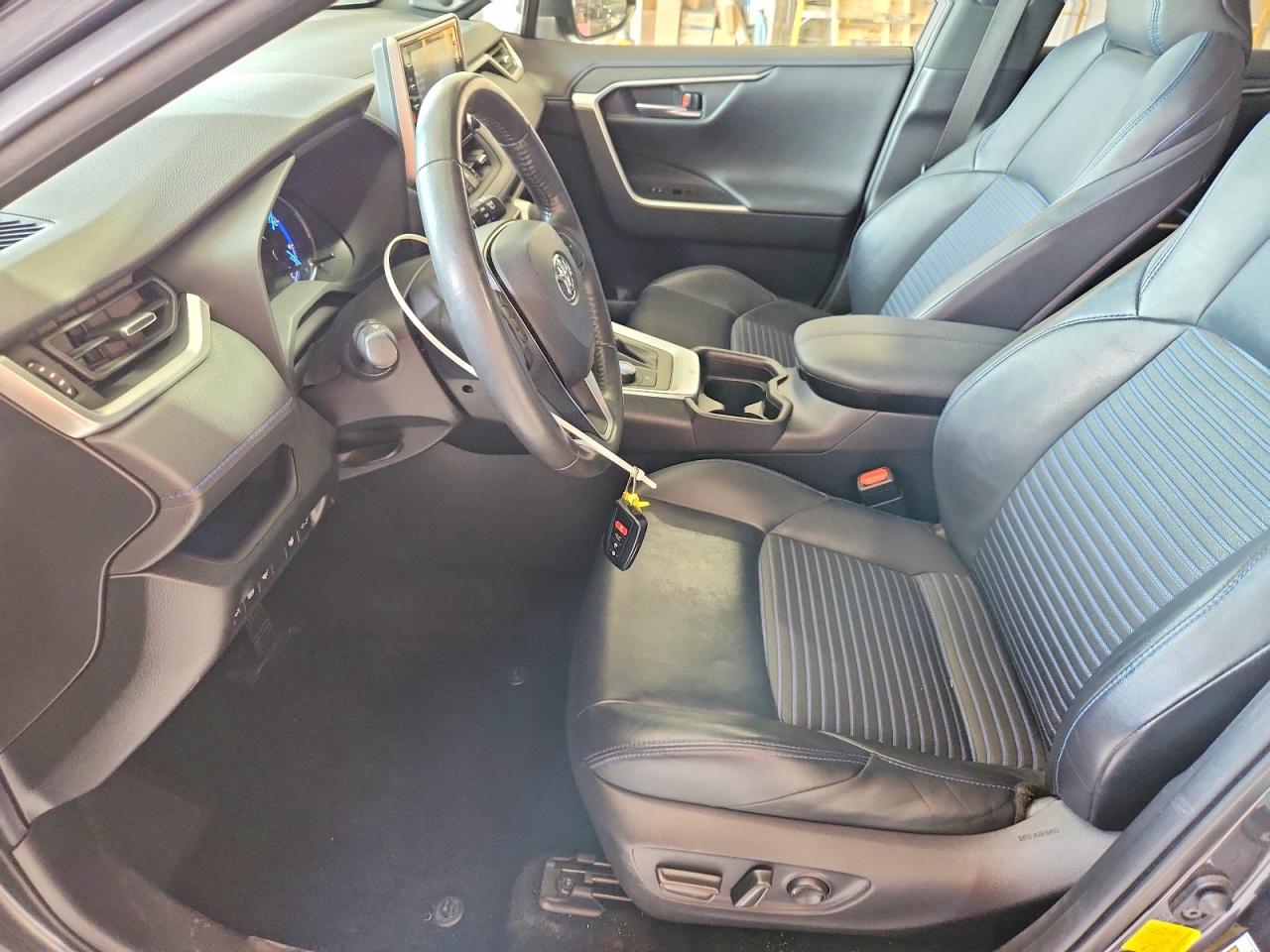 2020 TOYOTA RAV4 XSE HV