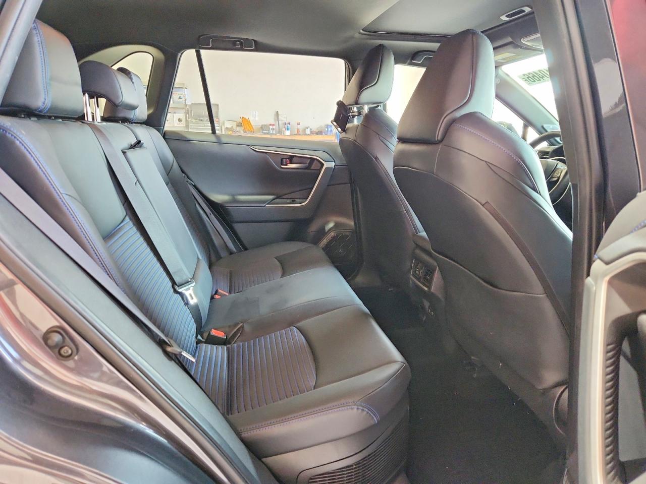 2020 TOYOTA RAV4 XSE HV