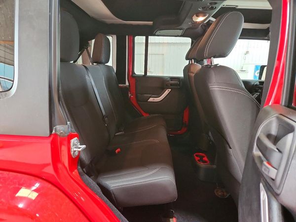 2017 JEEP WRANGLER UNLIMITED SAHARA 4X4