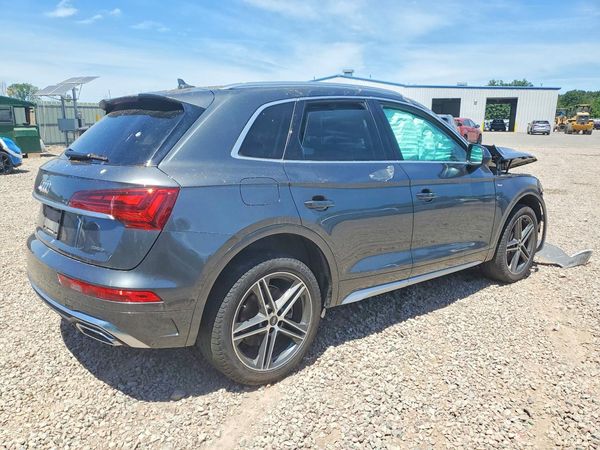 2022 AUDI Q5 E