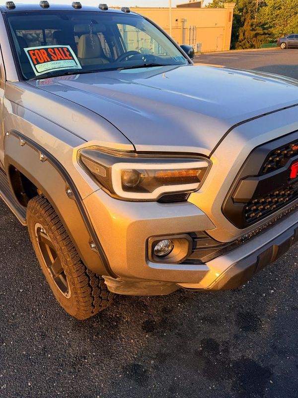 2017 TOYOTA TACOMA
