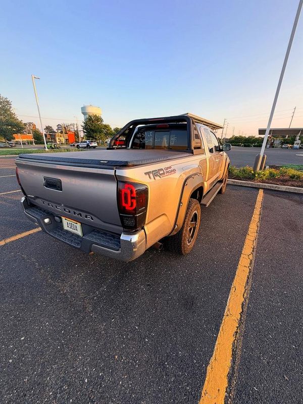 2017 TOYOTA TACOMA