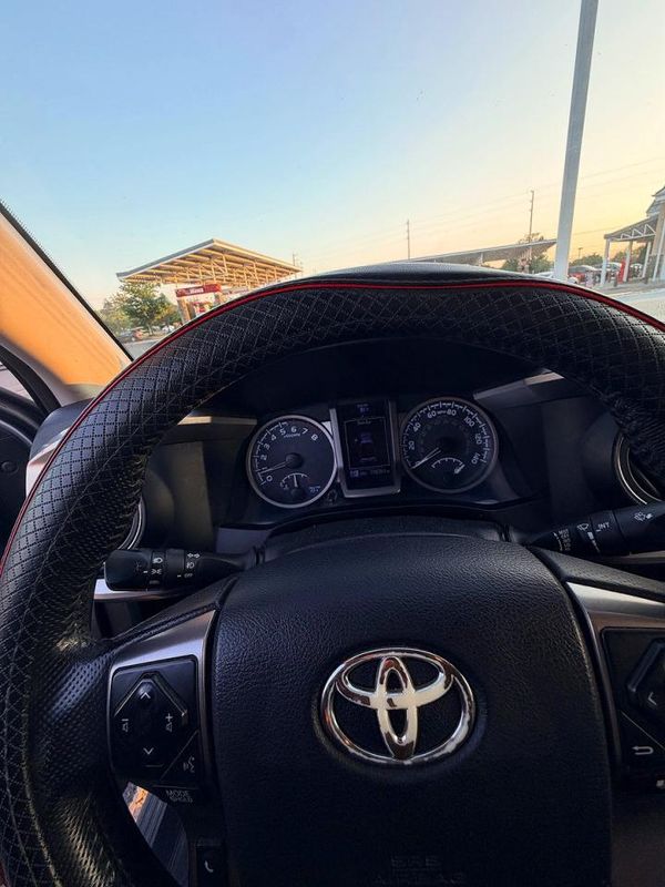 2017 TOYOTA TACOMA
