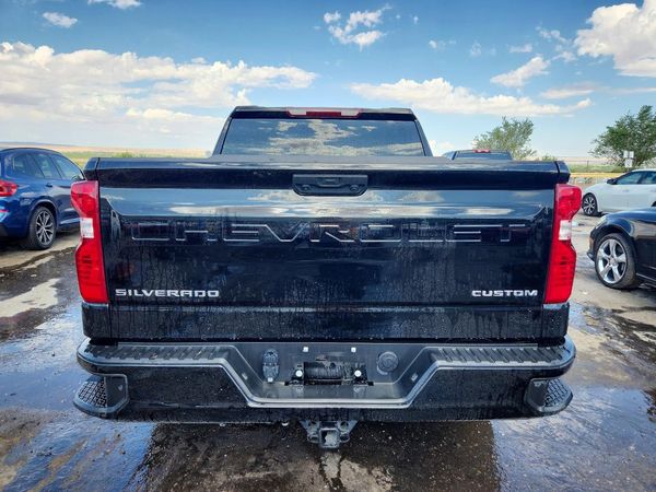2025 CHEVROLET SILVERADO Custom