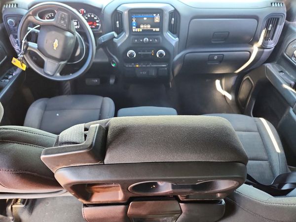 2025 CHEVROLET SILVERADO Custom