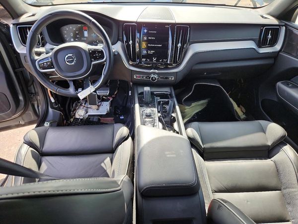2020 VOLVO XC60 R-Design