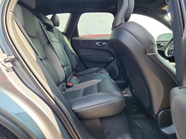 2020 VOLVO XC60 R-Design
