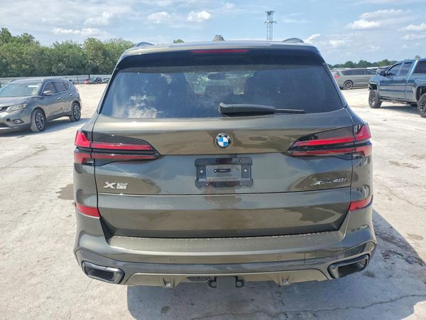 2024 BMW X5 xDrive40i