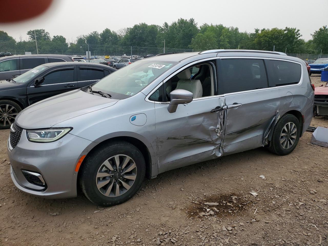 2021 CHRYSLER PACIFICA Touring L