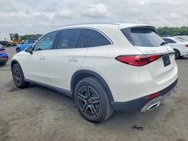 2026 MERCEDES-BENZ GLC