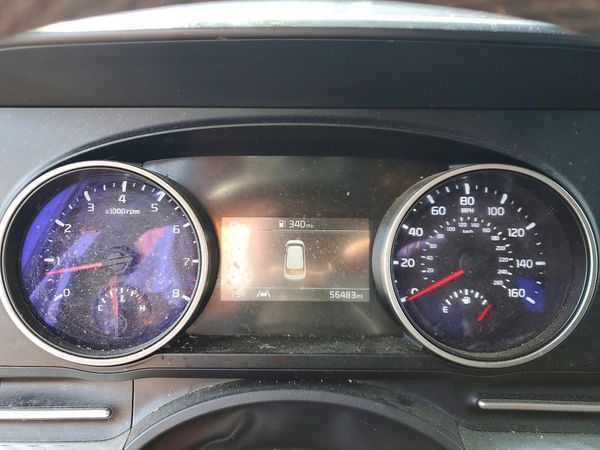 2024 KIA CARNIVAL LX, LX Seat Package