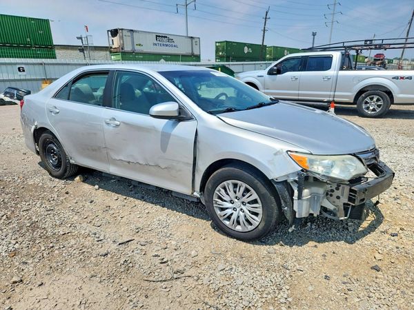 2014 TOYOTA CAMRY