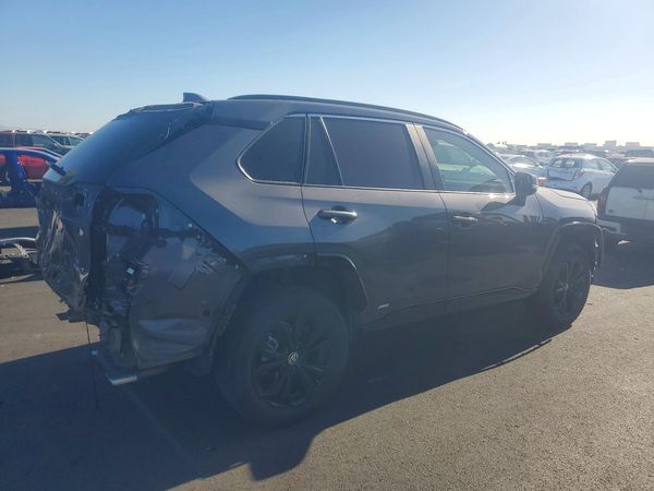 2022 TOYOTA RAV4 SE