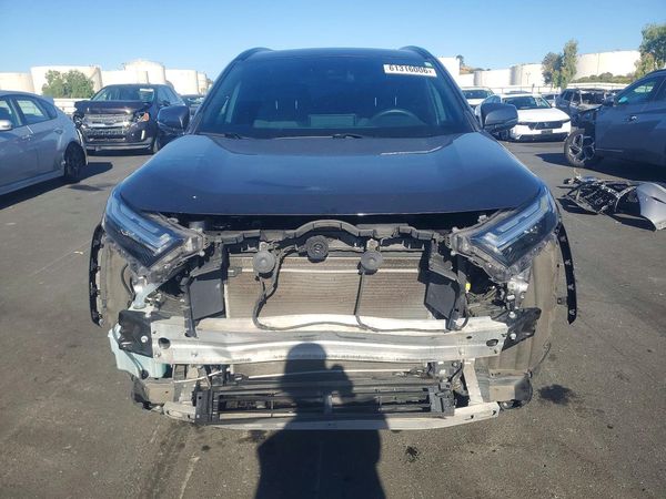 2022 TOYOTA RAV4 SE