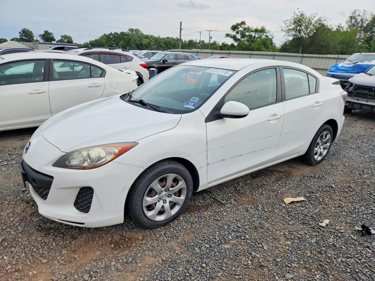 2013 MAZDA 3 SV/Base