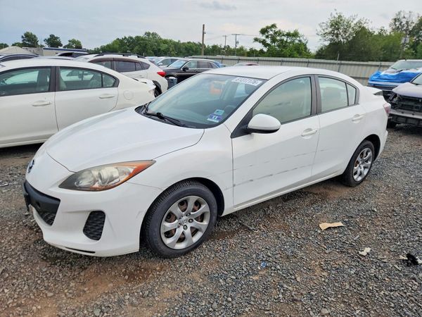 2013 MAZDA 3 SV/Base