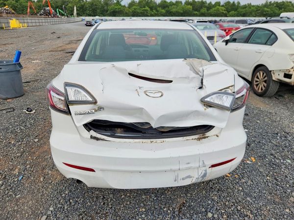 2013 MAZDA 3 SV/Base