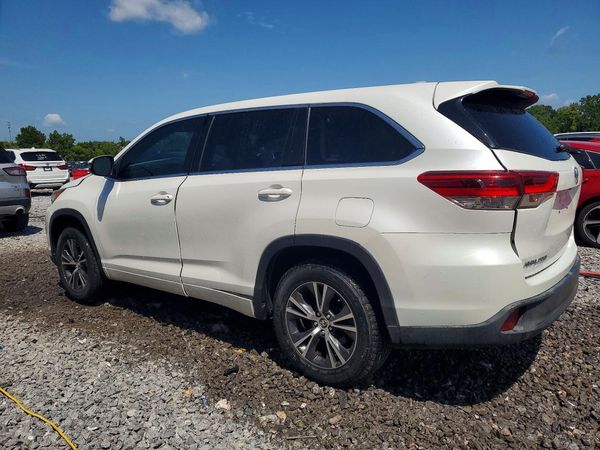 2017 TOYOTA HIGHLANDER LE