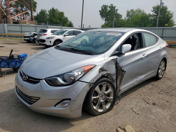 2013 HYUNDAI ELANTRA