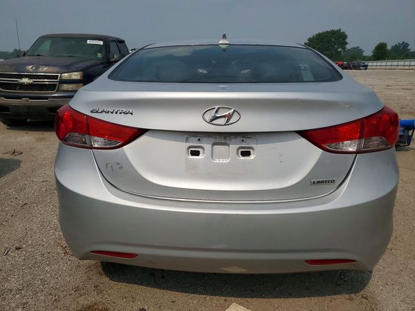 2013 HYUNDAI ELANTRA