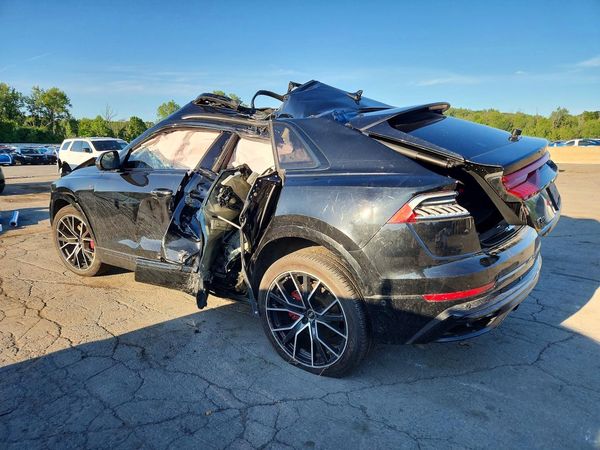 2023 AUDI Q8