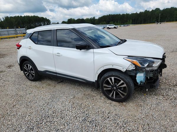 2020 NISSAN KICKS
