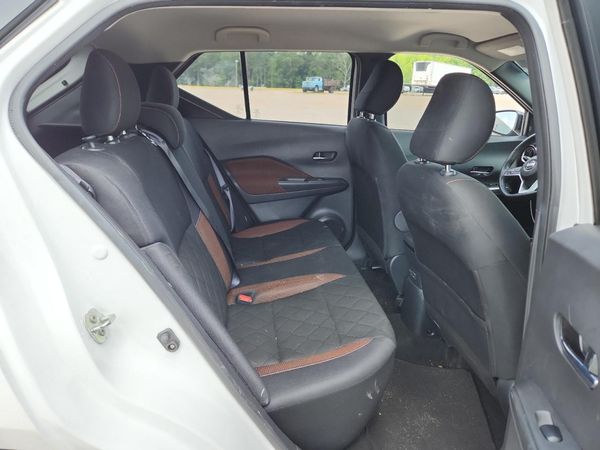 2020 NISSAN KICKS