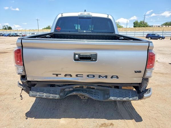 2022 TOYOTA TACOMA SR5