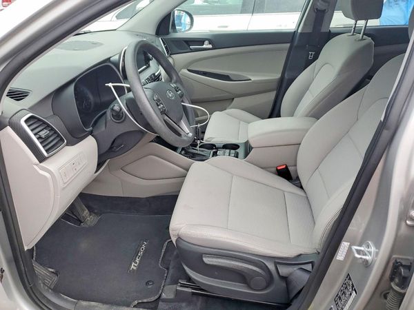 2020 HYUNDAI TUCSON SE