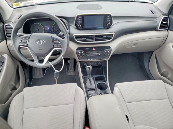 2020 HYUNDAI TUCSON SE