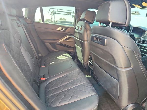 2023 BMW X6 xDrive40i