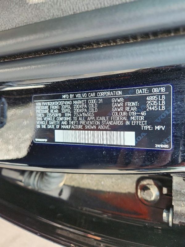 2019 VOLVO XC40