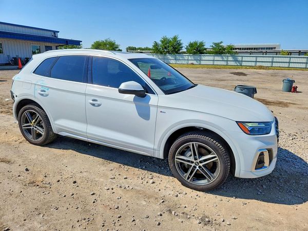 2021 AUDI Q5 E quattro Premium Plus