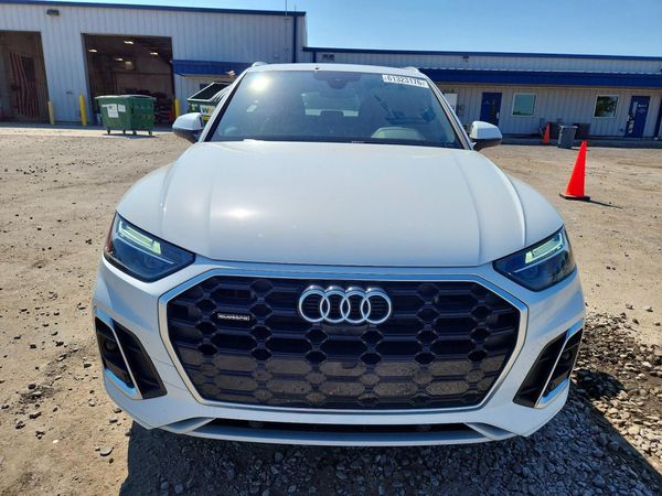2021 AUDI Q5 E quattro Premium Plus