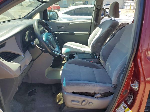 2015 TOYOTA SIENNA
