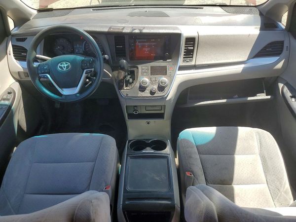 2015 TOYOTA SIENNA