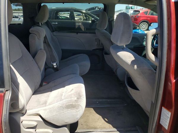 2015 TOYOTA SIENNA