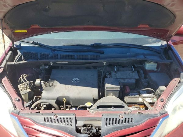 2015 TOYOTA SIENNA