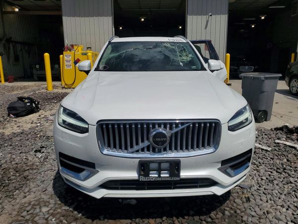 2025 VOLVO XC90 Plus Bright